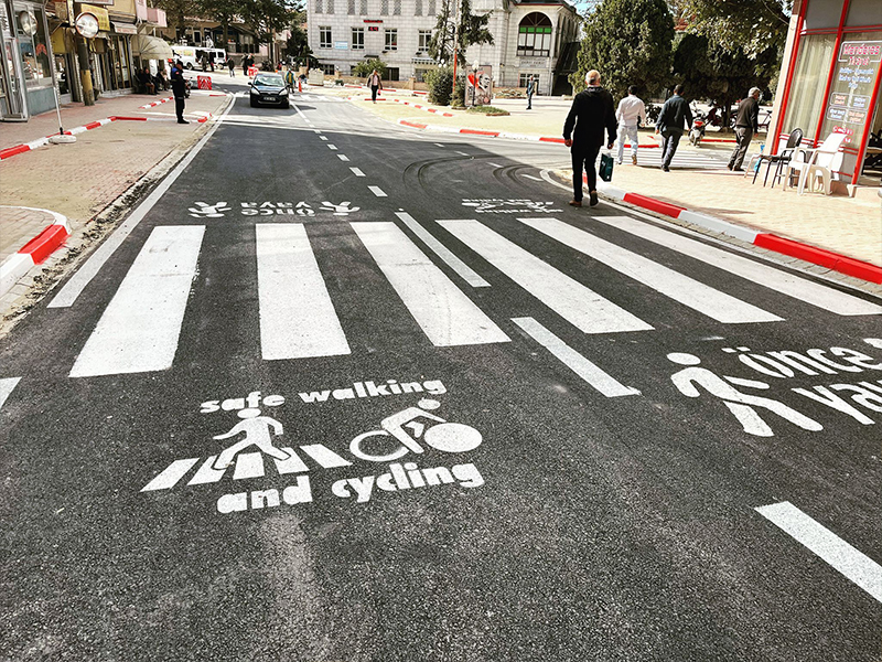 Okul ve hastane çevresi yol güvenliği